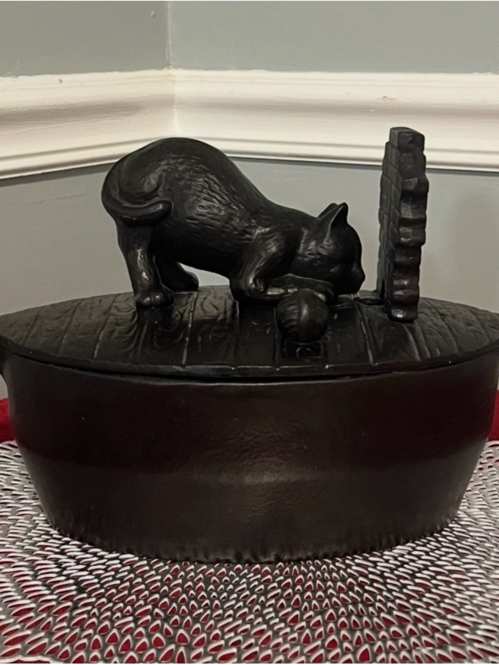 🌸 Vintage Cast Iron Cat & Yarn Humidifier- Black - Picture 3 of 5